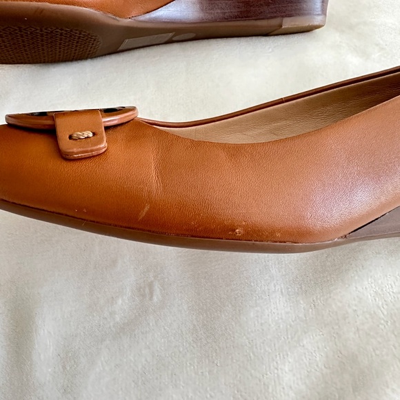 Tory Burch Slight Wedge Heels / Flats - Picture 12 of 16